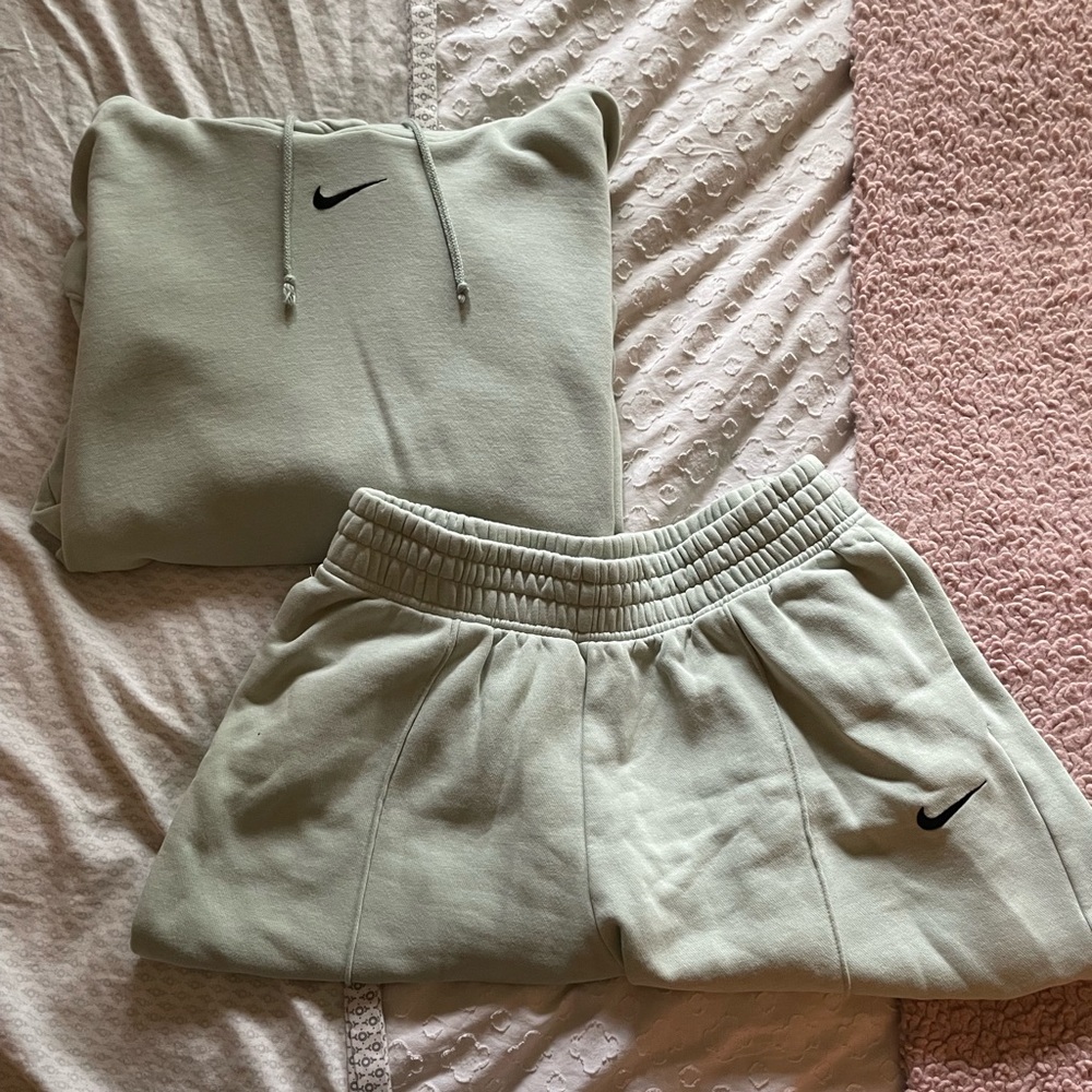 oversized nike seafoam matching set